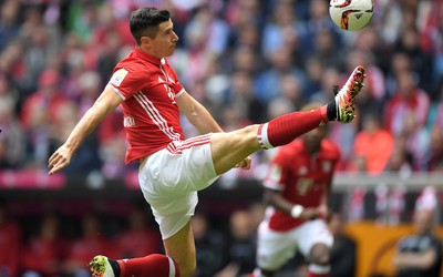 FN电竞热评-佩德里再秀彩虹过顶过人